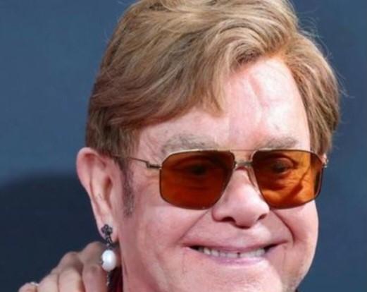 Le chanteur Elton John