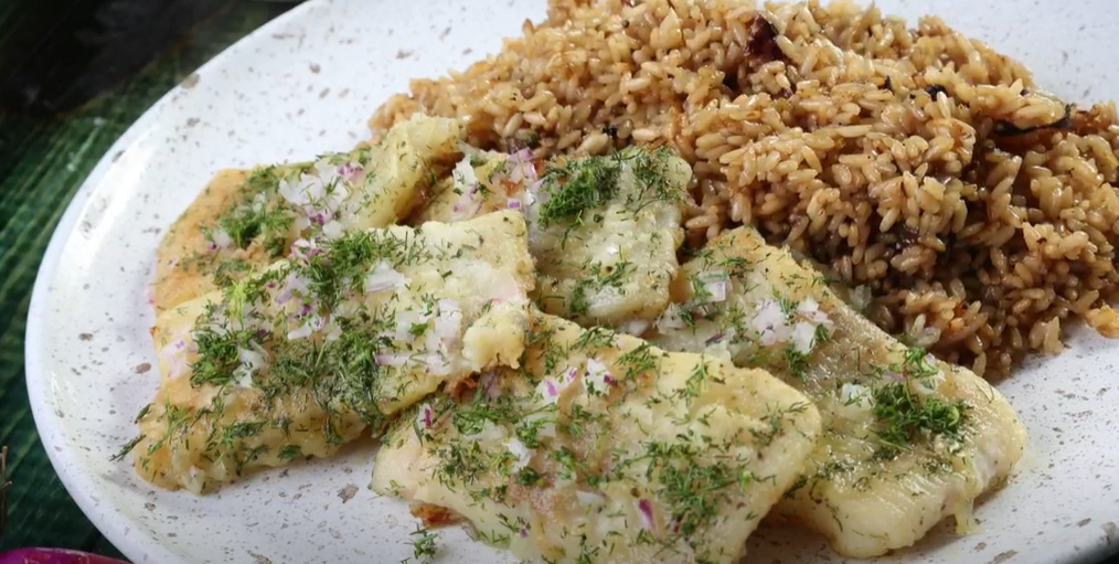 du poisson au citron mariné avec riz au poisson égyptien