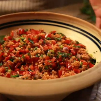 un bol de salade de boulgour